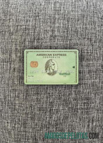 Frente fotográfica do cartão verde AMEX do Massachusetts Radius Bank dos EUA exemplo real